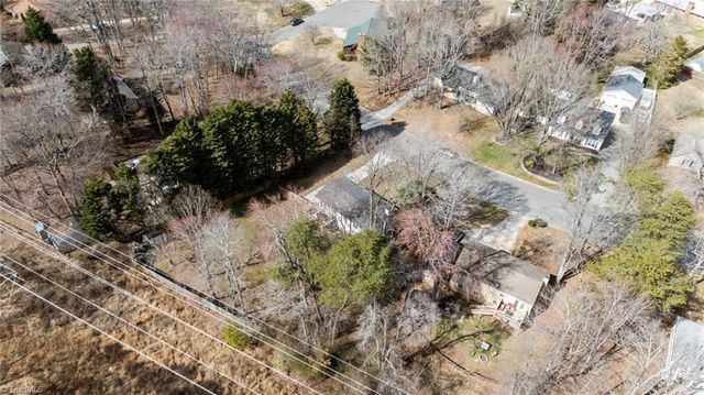 1113 Century Park Avenue, Kernersville, NC 27284