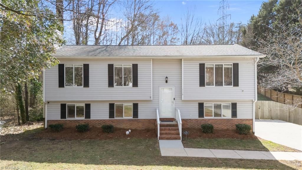 1113 Century Park Avenue, Kernersville, NC 27284