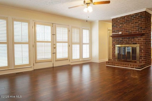 318 Foxhall Court, Wilmington, NC 28412