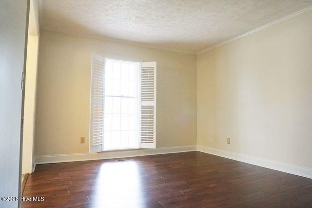 318 Foxhall Court, Wilmington, NC 28412