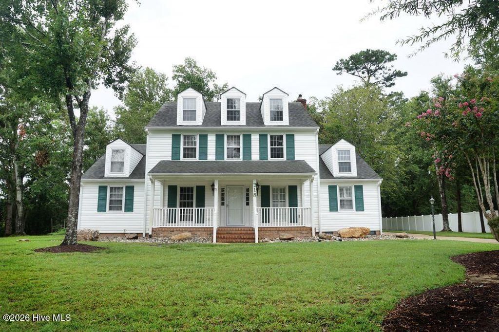 318 Foxhall Court, Wilmington, NC 28412
