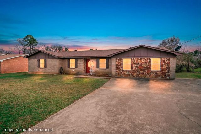 816 Blueridge Pkwy, Longview, TX 75605