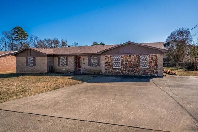 816 Blueridge Pkwy, Longview, TX 75605