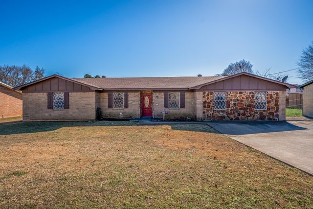 816 Blueridge Pkwy, Longview, TX 75605