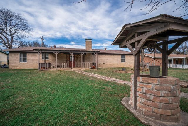 816 Blueridge Pkwy, Longview, TX 75605