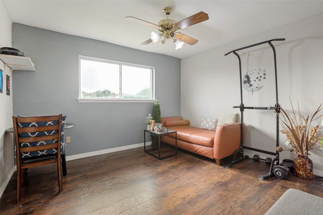 1402 S Carrier Parkway 202, Grand Prairie, TX 75051