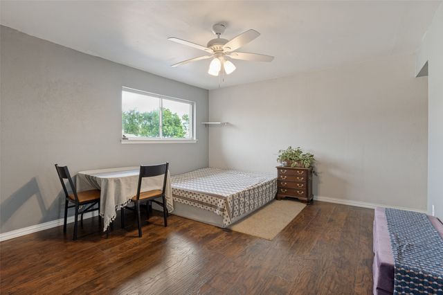 1402 S Carrier Parkway 202, Grand Prairie, TX 75051