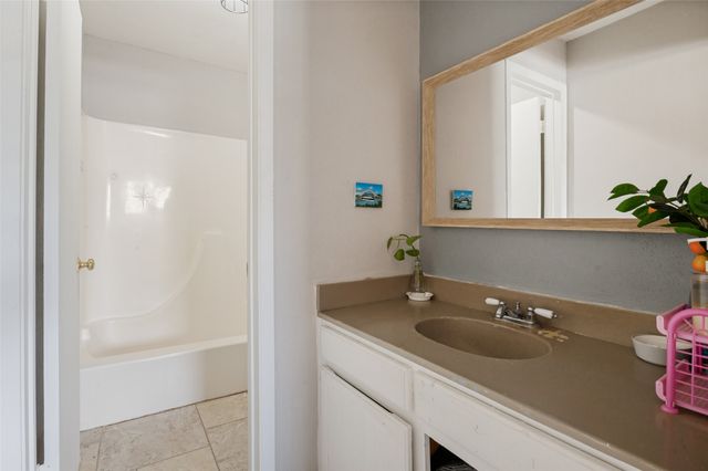 1402 S Carrier Parkway 202, Grand Prairie, TX 75051