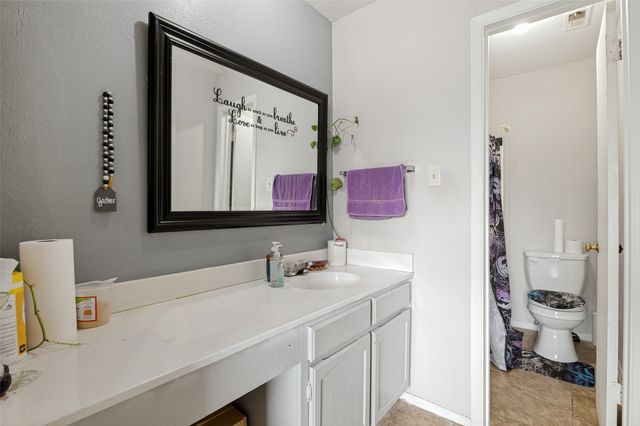 1402 S Carrier Parkway 202, Grand Prairie, TX 75051