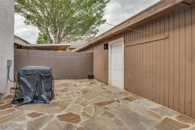 1402 S Carrier Parkway 202, Grand Prairie, TX 75051