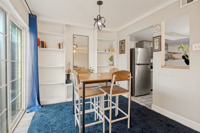 1402 S Carrier Parkway 202, Grand Prairie, TX 75051