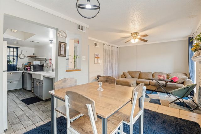 1402 S Carrier Parkway 202, Grand Prairie, TX 75051