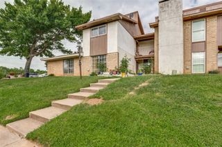 1402 S Carrier Parkway 202, Grand Prairie, TX 75051