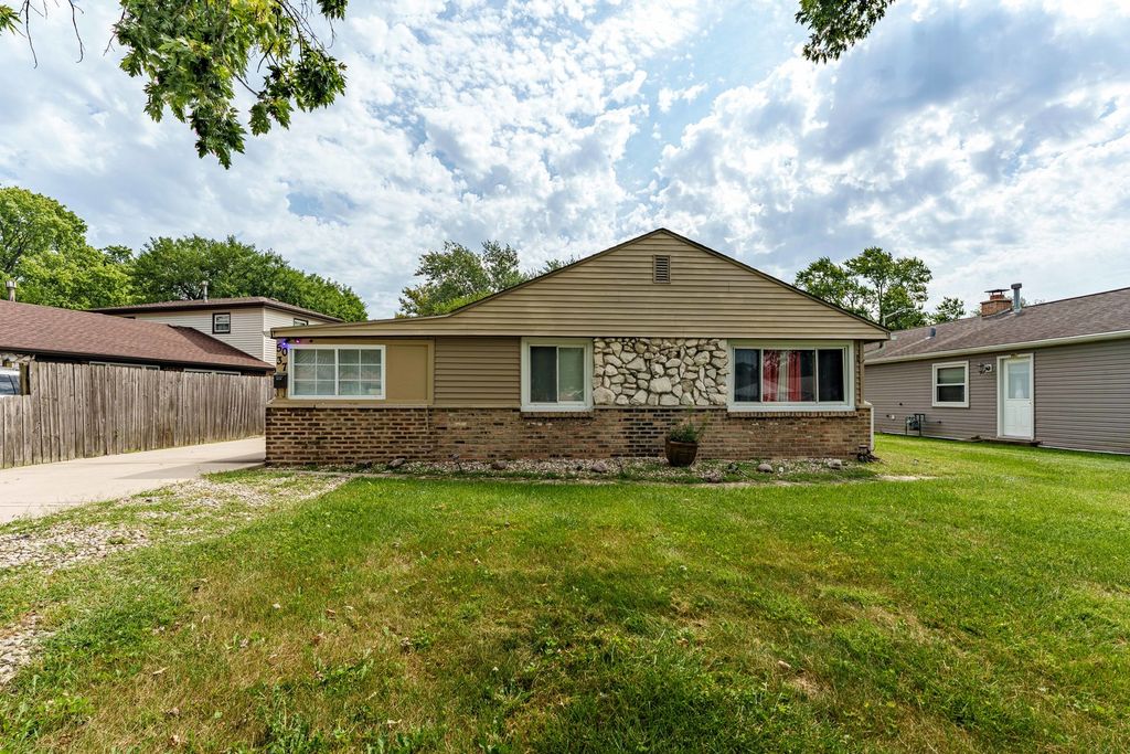 5037 Elm Circle Drive, Oak Lawn, IL 60453