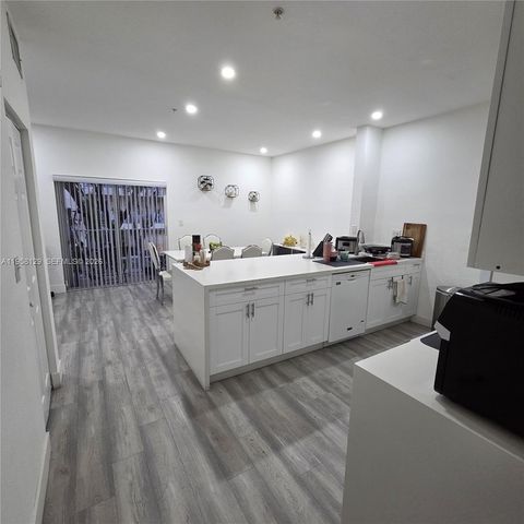 6940 NW 179th St 203-7, Hialeah, FL 33015