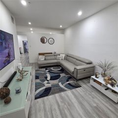 6940 NW 179th St 203-7, Hialeah, FL 33015