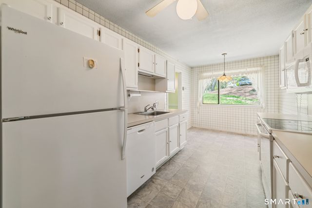 847 Heritage Village B, Southbury, CT 06488