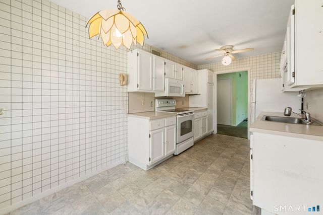 847 Heritage Village B, Southbury, CT 06488