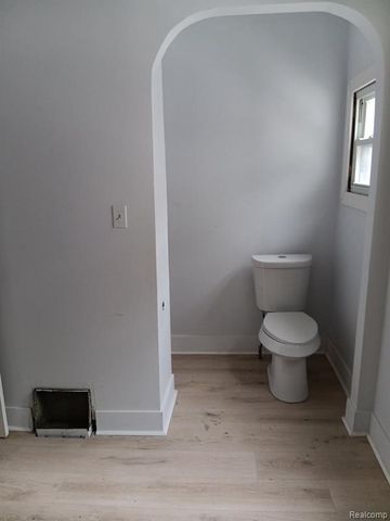 414 S Oakley Street, Saginaw, MI 48602