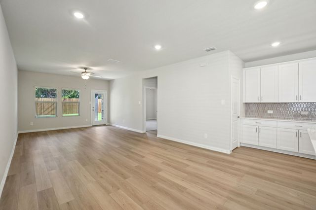 1406 Bridgestone Drive, Princeton, TX 75071