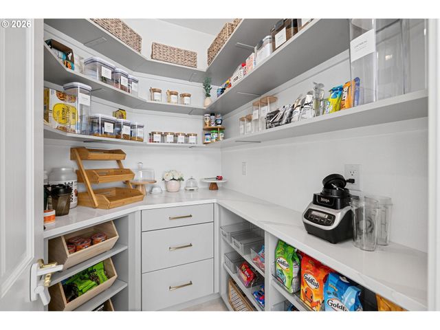 3625 Sw 60TH Pl, Portland, OR 97221