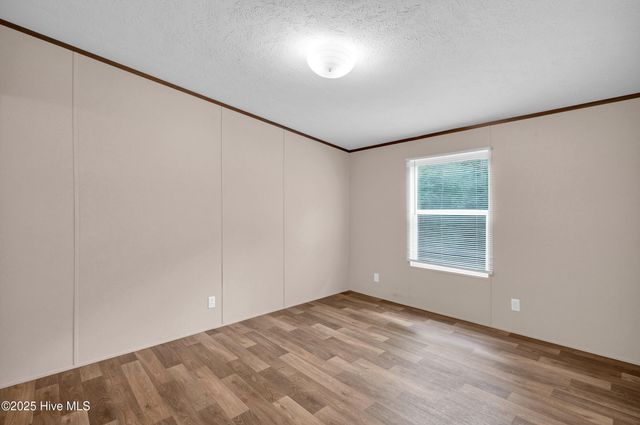 2274 New Road, Burgaw, NC 28425