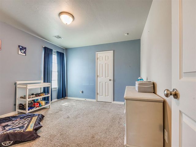 9809 SW 33rd Street, Yukon, OK 73099