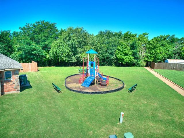 9809 SW 33rd Street, Yukon, OK 73099