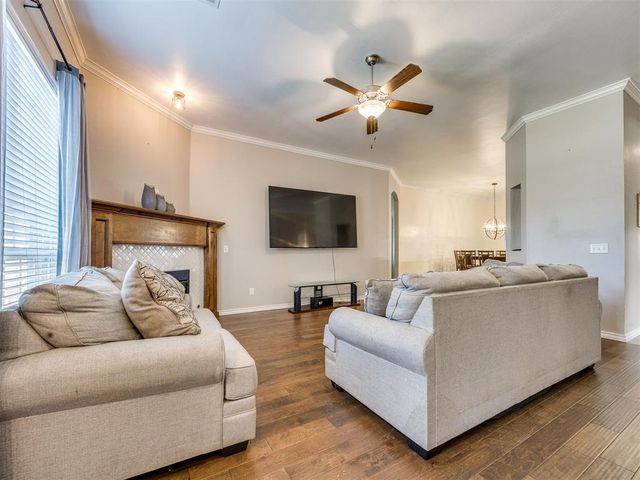 9809 SW 33rd Street, Yukon, OK 73099