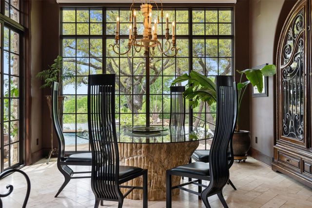 808 Rivercliff DR, Spicewood, TX 78669