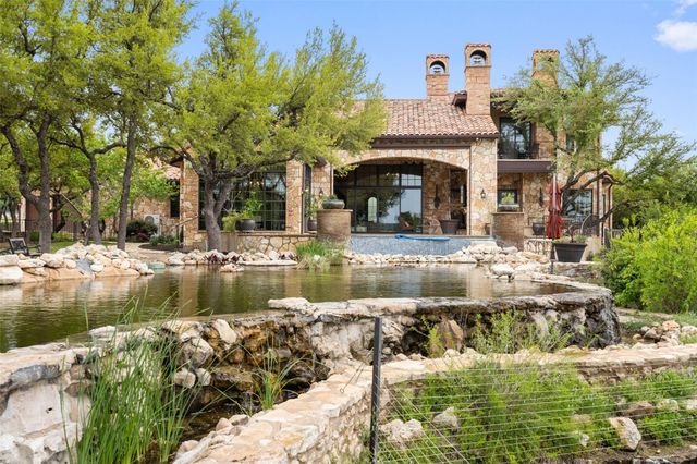 808 Rivercliff DR, Spicewood, TX 78669