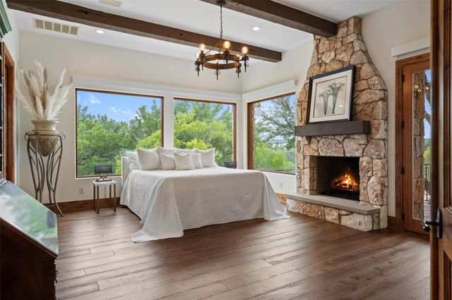 808 Rivercliff DR, Spicewood, TX 78669