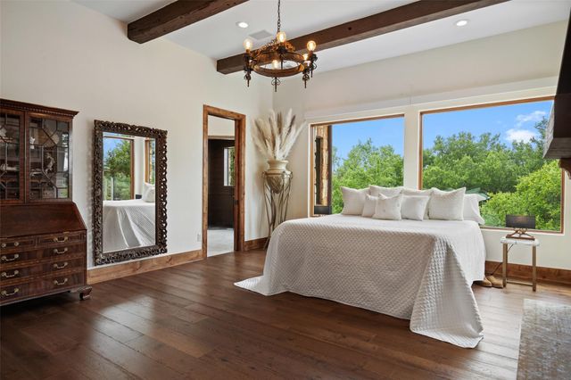 808 Rivercliff DR, Spicewood, TX 78669