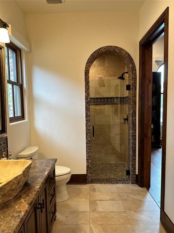 808 Rivercliff DR, Spicewood, TX 78669