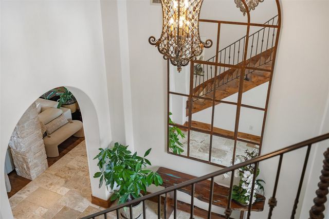 808 Rivercliff DR, Spicewood, TX 78669