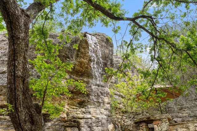 808 Rivercliff DR, Spicewood, TX 78669