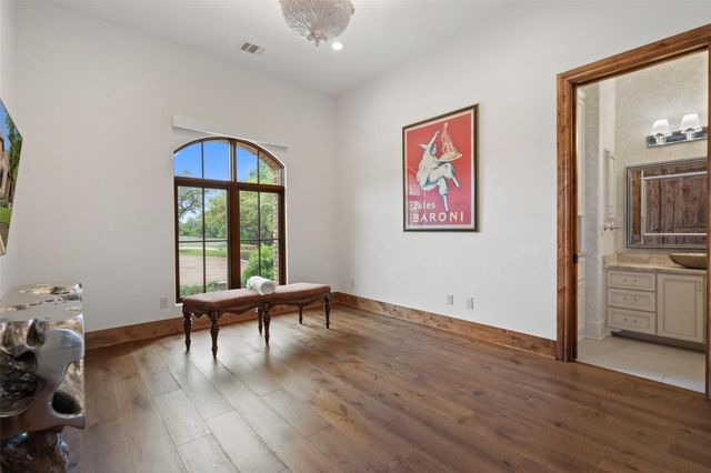 808 Rivercliff DR, Spicewood, TX 78669
