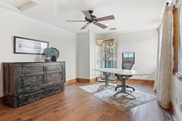 808 Rivercliff DR, Spicewood, TX 78669