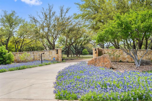 808 Rivercliff DR, Spicewood, TX 78669