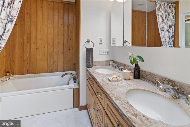 292 PENN HARBOURTON RD, Pennington, NJ 08534