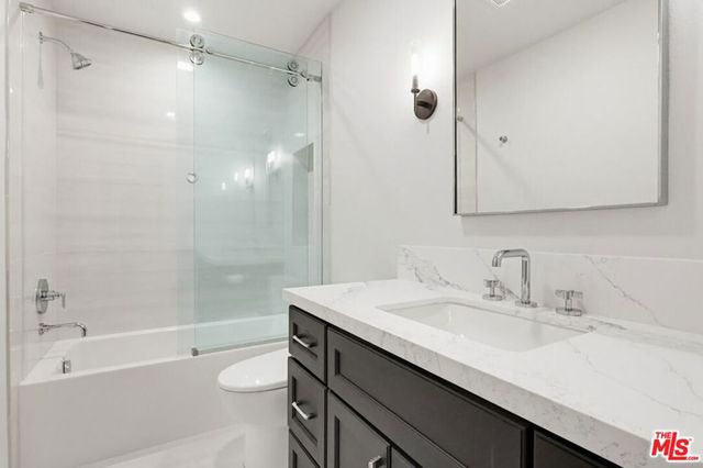 9552 Via Milano, Burbank, CA 91504