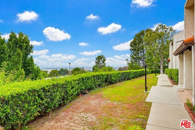 9552 Via Milano, Burbank, CA 91504