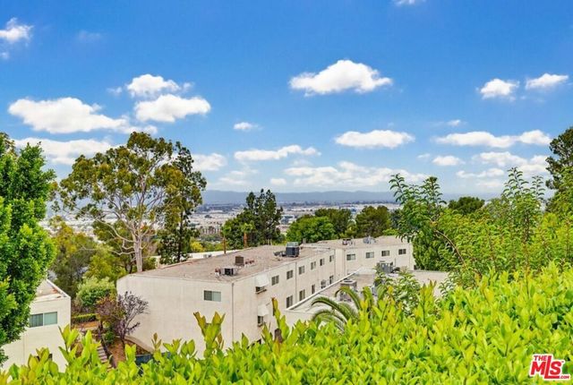 9552 Via Milano, Burbank, CA 91504