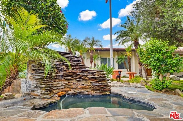 9552 Via Milano, Burbank, CA 91504