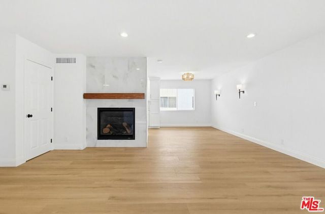 9552 Via Milano, Burbank, CA 91504