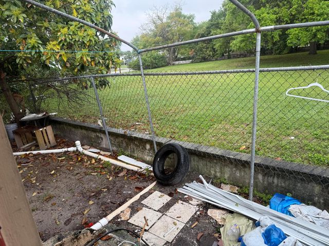 6019 Hayes Street, Hollywood, FL 33024