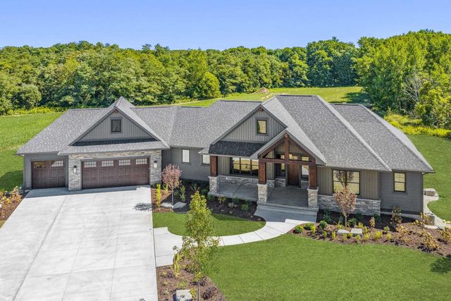 8289 52nd Street Se, Cascade Twp, MI 49302