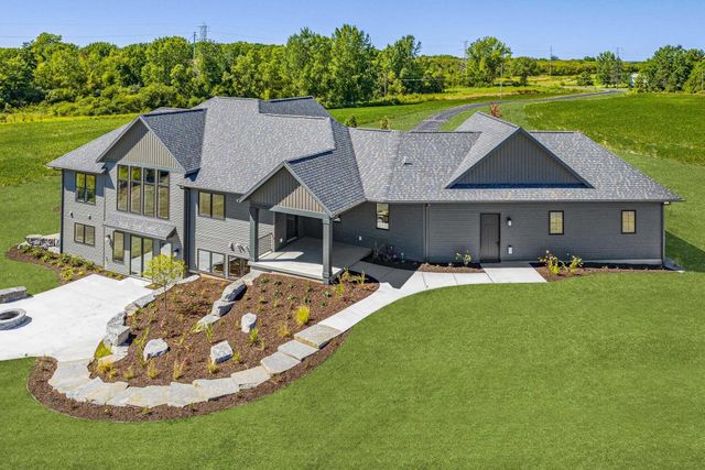 8289 52nd Street Se, Cascade Twp, MI 49302