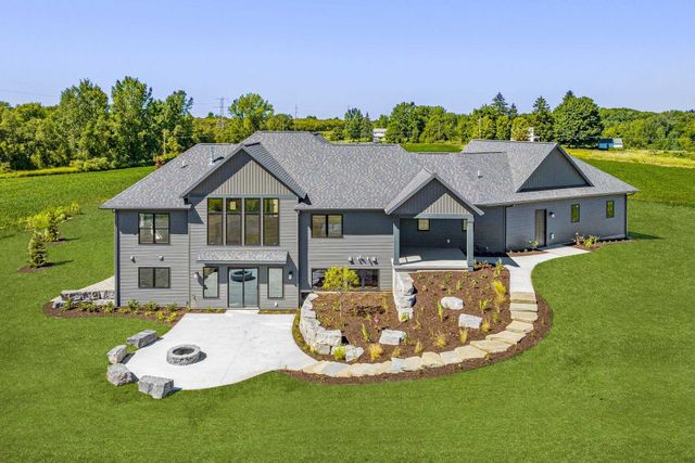 8289 52nd Street Se, Cascade Twp, MI 49302