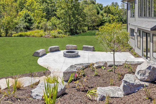 8289 52nd Street Se, Cascade Twp, MI 49302